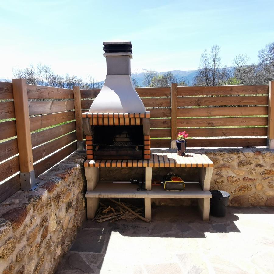 Casitas Pinilla Del Valle Exteriör bild