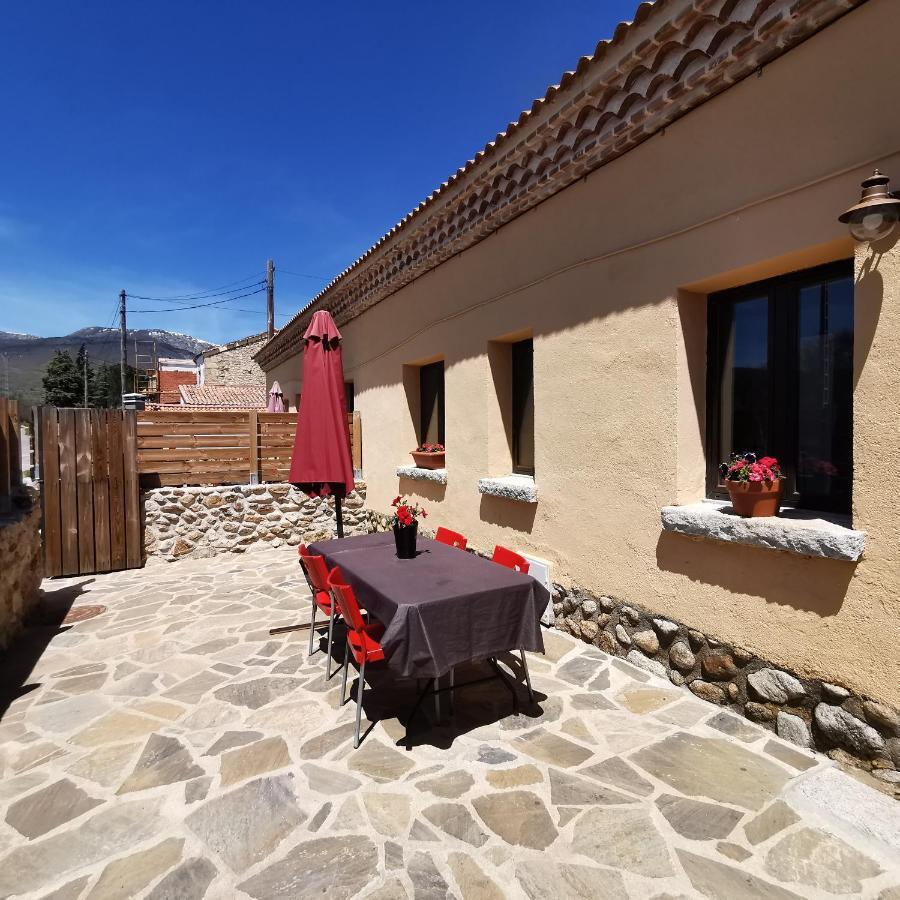 Casitas Pinilla Del Valle Exteriör bild